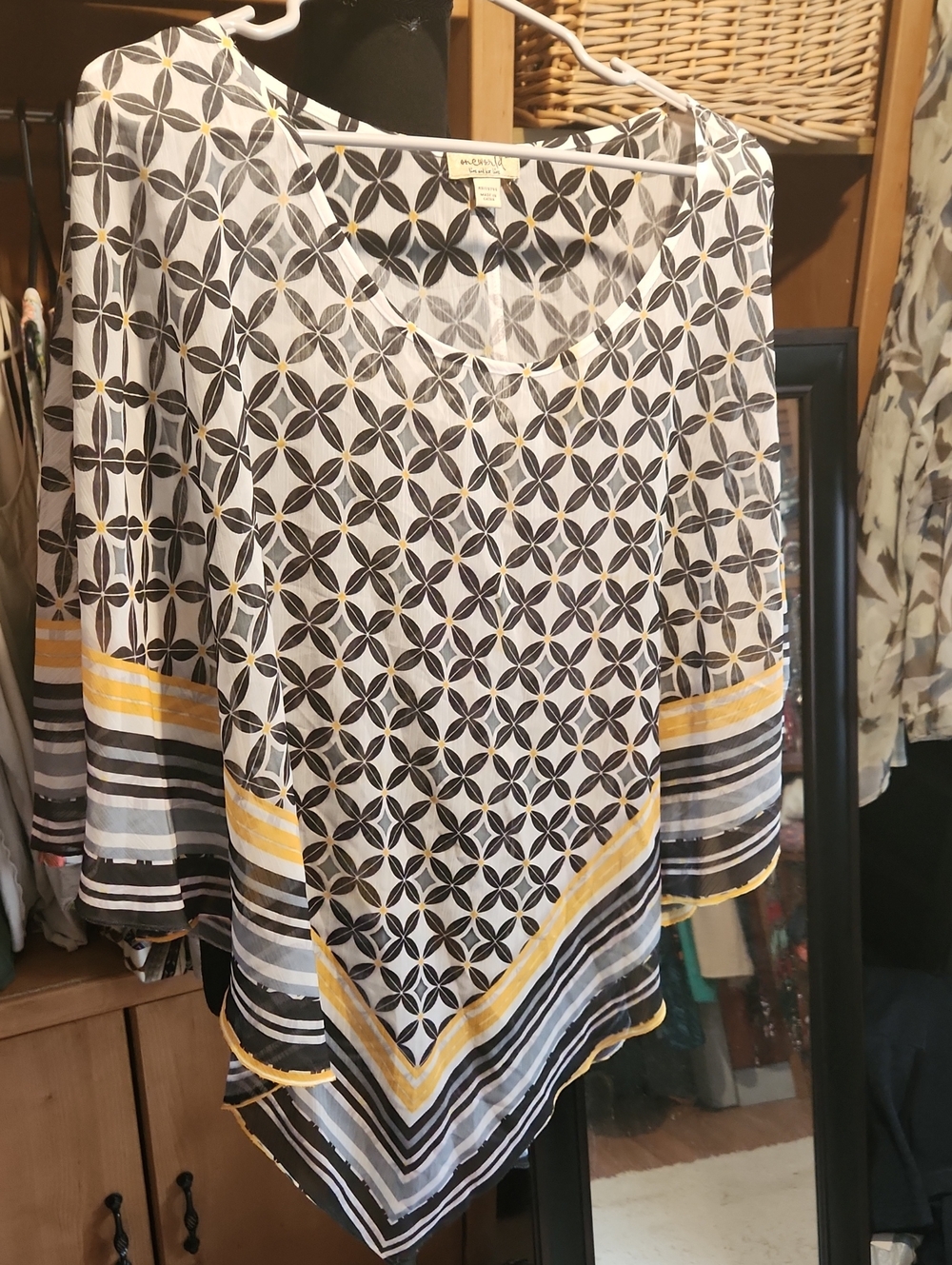 Women's Geometric Print Layered Tunic - Black, White & Yellow
